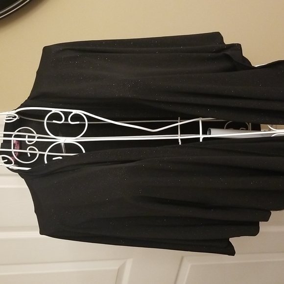 Black sparkly open top - Picture 2 of 9